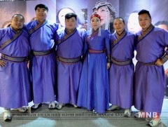 “Хөсөгтөн” хамтлаг Бразилид болсон тоглолтын салхийг хагалав