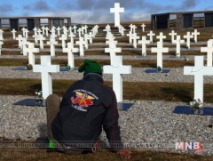 Аргентин цэргүүдэд зориулсан дурсгалыг сүйтгэсэн хэрэг дахин гарчээ 