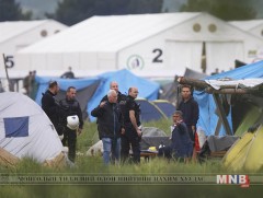 Грекийн эрх баригчид дүрвэгсдийг зочид буудлууд руу нүүлгэн шилжүүлж байна 