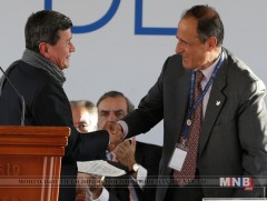 Колумбын Засгийн газар босогчдын бүлэглэлийнхний энхийн хэлэлцээ эхэллээ 