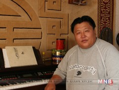 С.Батсүх бяцхан фенээсээ дуугаа сонсов