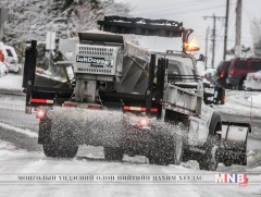 АНУ-ын зарим хотод цас их унасны улмаас сургуулиуд үүдээ барьжээ
