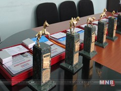 И.Батболд “Алтан төл”-ийн эзэн боллоо 