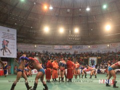 “Ирээдүйн бөхийн аварга” шагналыг Э.Ууганбаяр хүртлээ