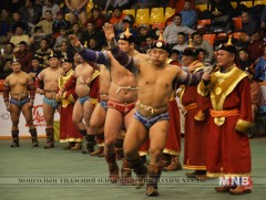 Цагаан сарын барилдаан эхэллээ