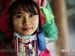 Урт хүзүүт бүсгүйчүүдийн нутаг Падаунг