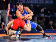 Манайхан эхний даваагаа давлаа