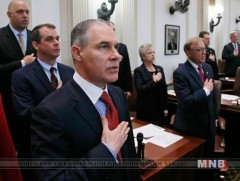 АНУ-ын Хүрээлэн буй орчныг хамгаалах асуудал эрхэлсэн агентлагийн дарга Скотт Прюитт тангараг өргө..