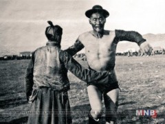 Манлайн баясгалан: Их Монгол Х.Шаравжамц аваргын тухай...