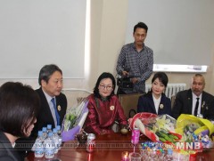 МҮОНРТ-ийн уран бүтээлчид төрийн дээд одонгоор энгэрээ мялаалаа 