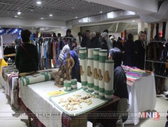 Ахмадууд бараагаа борлуулна 