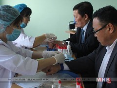 Эрүүл мэндийн урьдчилан сэргийлэх үзлэг, оношилгоонд 1560 хүнийг хамрууллаа