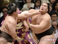 Тэрүнофүжи Г.Ган-Эрдэнэ нарын долоон бөх башёг тэргүүлж байна