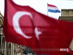 Турк Нидерландын эсрэг арга хэмжээ авч эхэллээ 