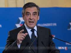 Франсуа Фийоны гэрт нэгжлэг хийлээ 