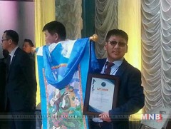 “Болор цом”-ын эзэн Б.Батсайхан театрын дарга болжээ
