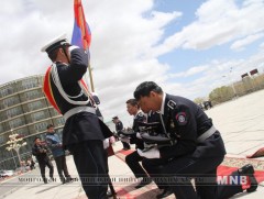 Цагдаагийн газрын 400 гаруй албан хаагч тангараг өргөлөө 