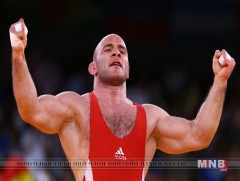 Артур Таймазов, Василий Федоришин нар олимпоос хүртсэн медалиа хураалгана