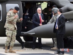 АНУ-ын дэд ерөнхийлөгч  Солонгосын хойг дахь  цэрэггүй бүсийн ойролцоо очжээ