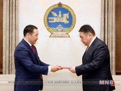 “Монгол Улсын Засгийн газрын 2016-2020 оны үйл ажиллагааны хөтөлбөр”-ийн хэрэгжилтийг өргөн мэдүүлэв