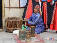 Ээж аавуудын тоглолт болов