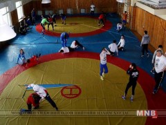 ОХУ-ын бөхчүүд Спортын төв ордонд бэлтгэлээ хийж байна