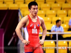 Э.Бэхбаяр А.Энхээ багшийнхаа амжилтыг давтаж, алтан медаль хүртлээ 