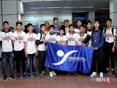 Өсвөрийн сагсчид эх орондоо ганзага дүүрэн ирлээ