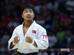 Д.Төмөрхүлэг “аман хүзүүдэв”