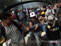 Венесуэлд эсэргүүцэл үргэлжилсэн нэг сард 35 хүн амь үрэгдэж, 700 гаруй хүн хэлмэгджээ   