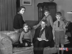 1892 оны энэ өдөр Нобелийн шагналт Жорж Пажет Томсон мэндэлжээ