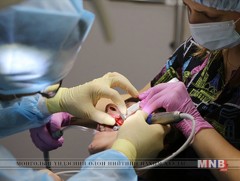 Шүдний эмч үйлчлүүлэгчийнхээ 22 эрүүл шүдийг авсан хэрэг гарчээ 