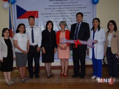 50 гаруй тэргэнцэр, сувилагчийн ширээг шинэчлэн засварлажээ