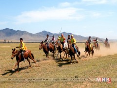 Хуурайшилт их байвал морьд уралдах зайг тус бүр хоёр км-ээр наашлуулна 