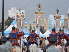 Төрийн есөн хөлт цагаан туг гарах ёслол