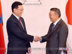 Ерөнхий сайд Ж.Эрдэнэбат ноён Т.Оошимад бараалхлаа 