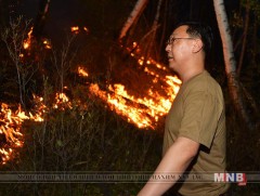 Ерөнхий сайд Ж.Эрдэнэбат Ерөө суманд гарч буй түймрийн голомтод ажиллаж байна 