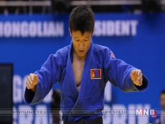 Г.Болдбаатар одоо Францын залуу тамирчин Валид Хяртай барилдана