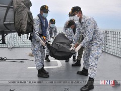 Хөлөг онгоцны ослын улмаас сураггүй болсон цэргүүдийн цогцсыг гарган авчээ 