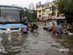 Мумбай хотод үерийн уршгаар 5 хүн амиа алджээ 