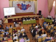 Төрийн албан хаагчийн ажиллах нөхцөл, баталгааг хуулиар тогтоохыг иргэд дэмжив