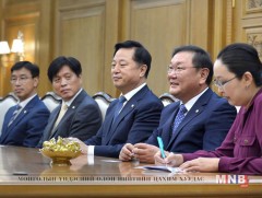 Ерөнхий сайд Ж.Эрдэнэбат Солонгос Монголын хамтын ажиллагааны форумын төлөөлөгчдийг хүлээн авч уул..