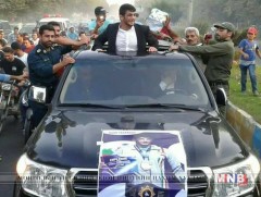 Хассан Язданиг ард түмэн нь сүр дуулиантай угтав