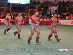 Түрүү бөхийн 10 сая төгрөгөөр байлна