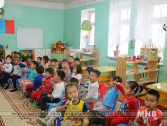 Хүүхдүүдэд амны хөндийг эрүүлжүүлэх үзлэг, сургалт хийв
