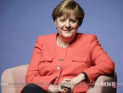 Ангела Меркель: Германчууд төвийг сахих хэрэгтэй