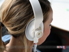 Чихэвч их хэрэглэснээр сонсгол мууддаг