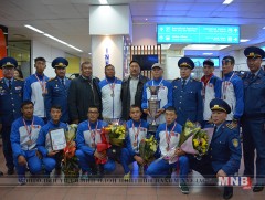 Дэлхийн аваргаас хүрэл медаль хүртсэн баг тамирчид эх орондоо ирлээ