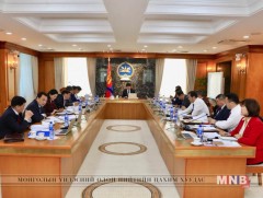 Монгол Улсын  2018 оны төсвийн төслийг хэлэлцэж байна