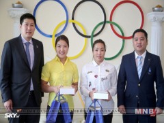 Д.Сумьяа, П.Орхон нарт “Сарын шилдэг тамирчин” шагналыг нь гардууллаа 